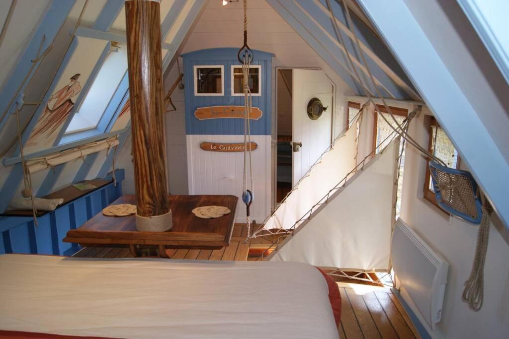 Unique Et Insolite, Chambre Privee - La Caloge De Kastell Dinn 卡松 外观 照片